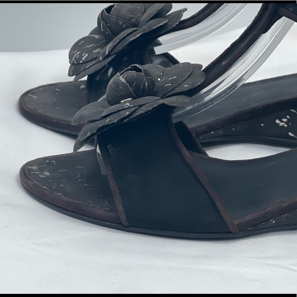 CHANEL Camellia Dark Brown Mesh Suede CC T-Strap Cork Wedge Sandals Size 39 US 9 - Picture 8 of 15